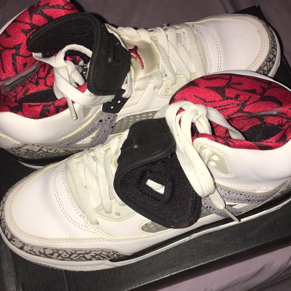Air Jordan 3 Retro SPIZIKE-BG - Picture 3 of 4